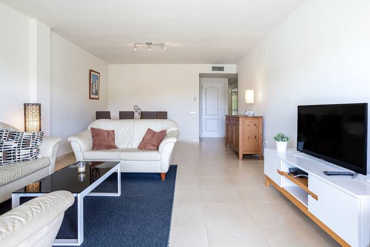 Ganze Wohnung, Ferienwohnung 'Bovilla' mit Gemeinschaftspool, WLAN und Klimaanlage in Platja d'Aro, Costa Brava