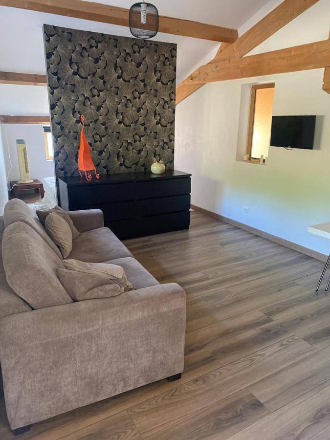 One-Bedroom House in Saint-Victor-sur-Loire, Saint-Étienne