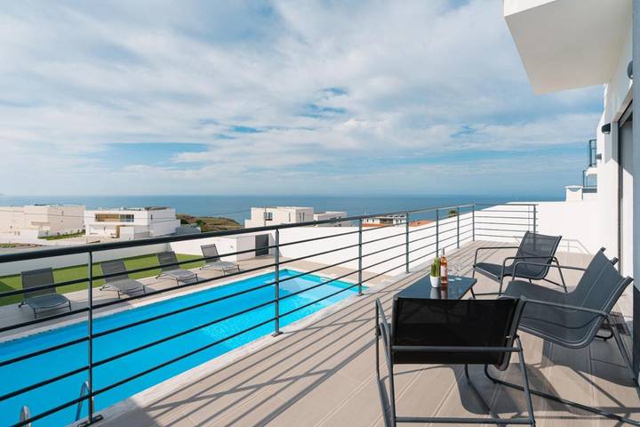 Casa de vacaciones para 8 personas, con jardín además de piscina y vistas en Atalaia