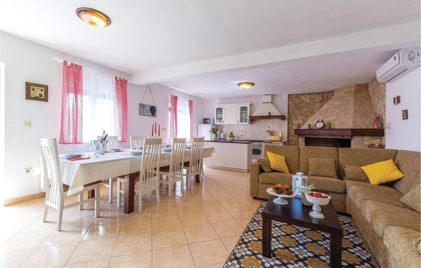 Ferienhaus für 8 Personen mit Terrasse in Makarska Riviera