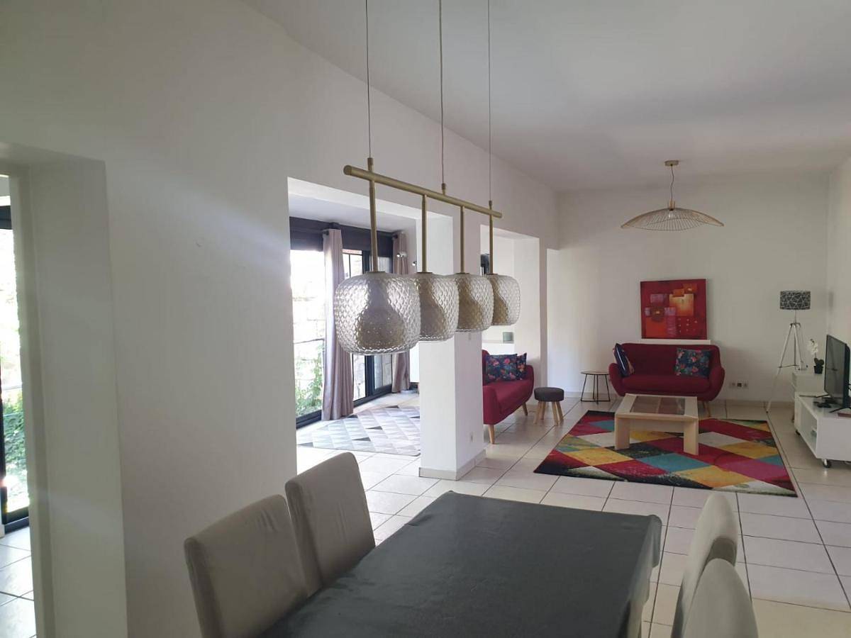 Maison 150m2 jardin à louer en entier, Bordeaux centre Chartrons, 3 Chambres 3 Salles de bains 1 canapé-lit llllnuméro de téléphone dans l'annonce si questionlll in Bordeaux, Bordeaux und Umgebung