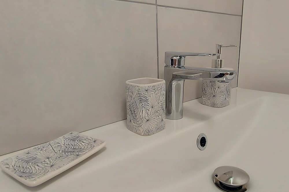 Entire apartment, Studio Cosy Le 12 in Châlons-en-Champagne, Marne