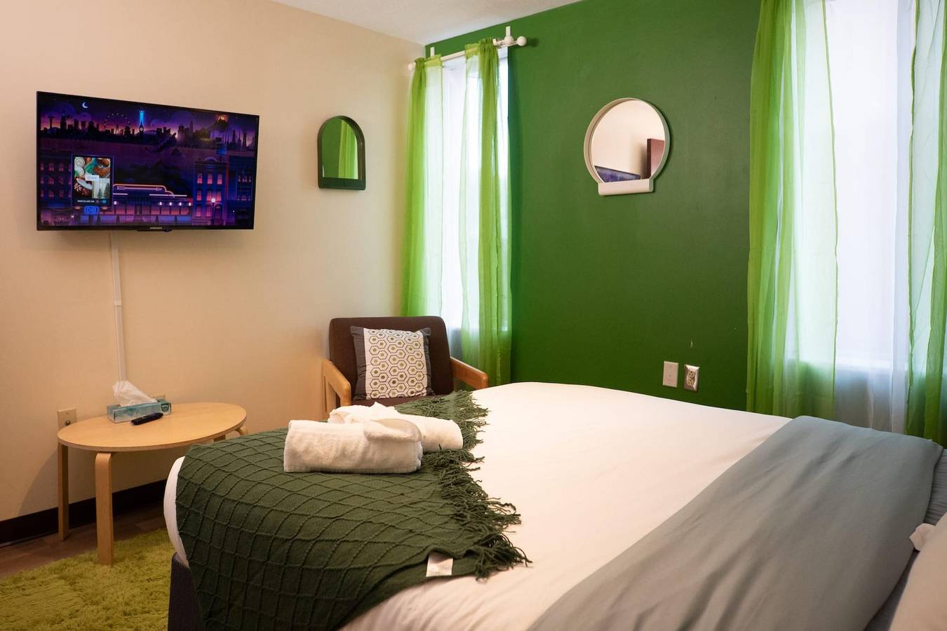 Entire apartment, Downtown Apt Walk to all stadiums Conv Center in Pittsburgh, Allegheny County