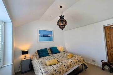 Log Cabin for 4 People in Brighton, Sussex, Photo 2