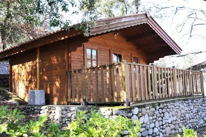 Chalet pour 2 personnes, avec piscine et terrasse