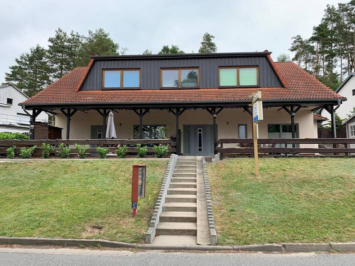 Ganze Wohnung, Studio 'Tollense Hus - Rechts' mit gemeinsamer Terrasse und Wi-Fi in Klein Nemerow, Groß Nemerow