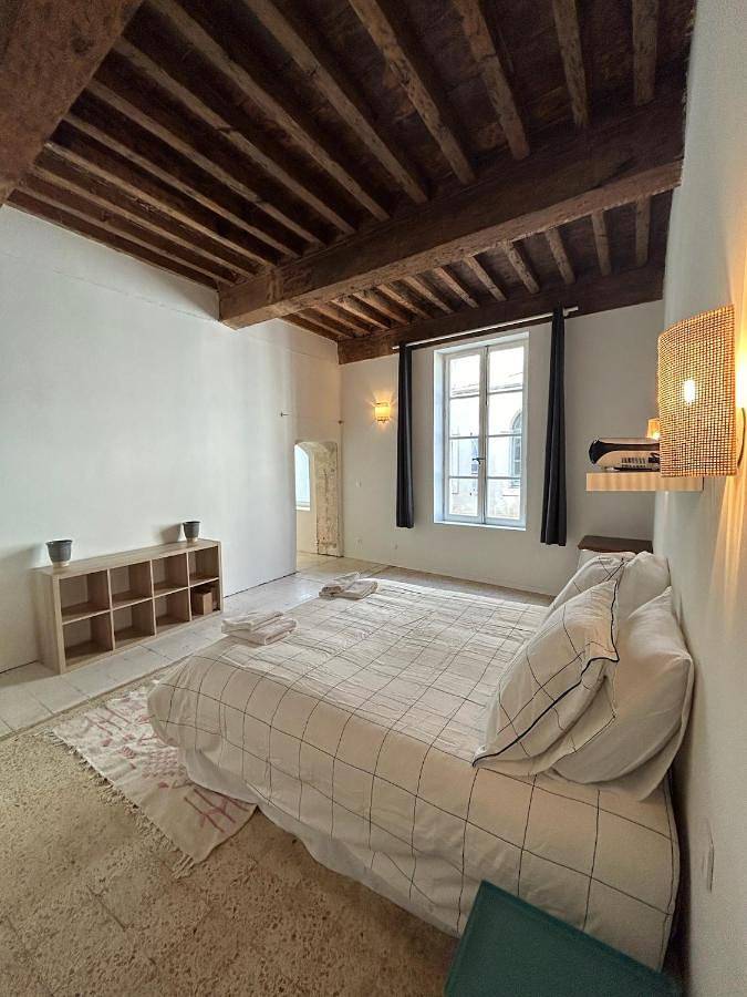 Appartement entier, Une Nuit en Provence Appartement Authentique in Beaucaire, Région de Nîmes