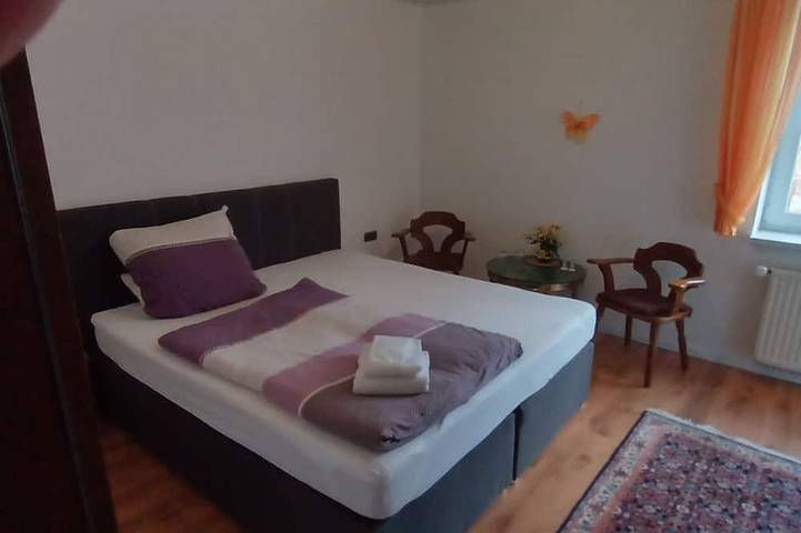 Gîte pour 5 personnes, avec jacuzzi dans Grafenwohr - 2