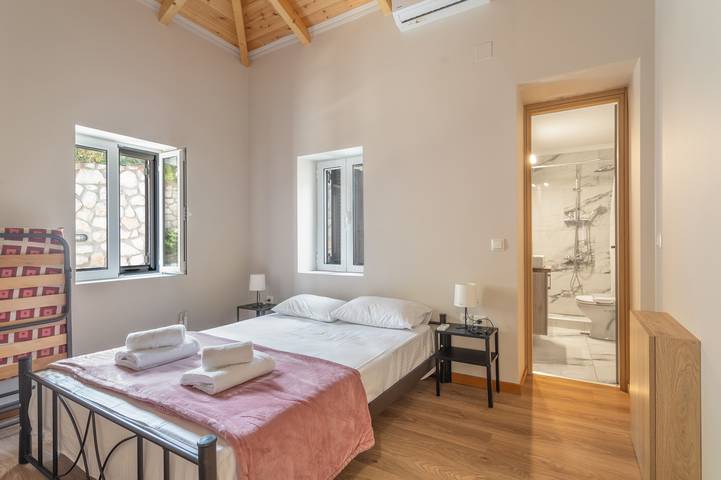 Apartment 'Ionian Home' with Balcony, Wi-Fi and Air Conditioning in Exanthia, Greece