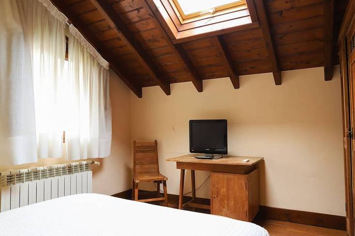 Appartement entier, Appartement en attiq-semi rustico -Appartement-Sdb privée avec baignoire à jets in Solares, Medio Cudeyo