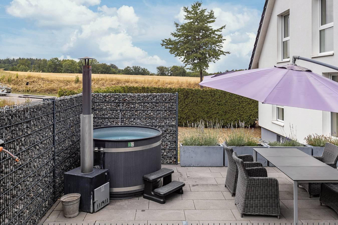 Ganze Wohnung, Apartment 'Helgas Horizon' mit privater Terrasse, Wlan und Hot Tube in Rottweil, Mittlerer Schwarzwald