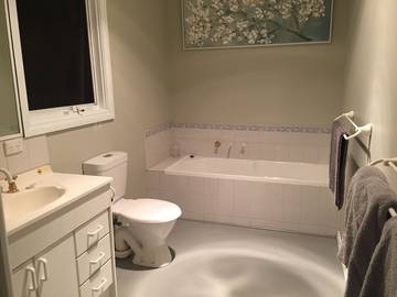 Bed And Breakfasts for 4 Guests in Shire of Wellington, Victoria, Picture 2