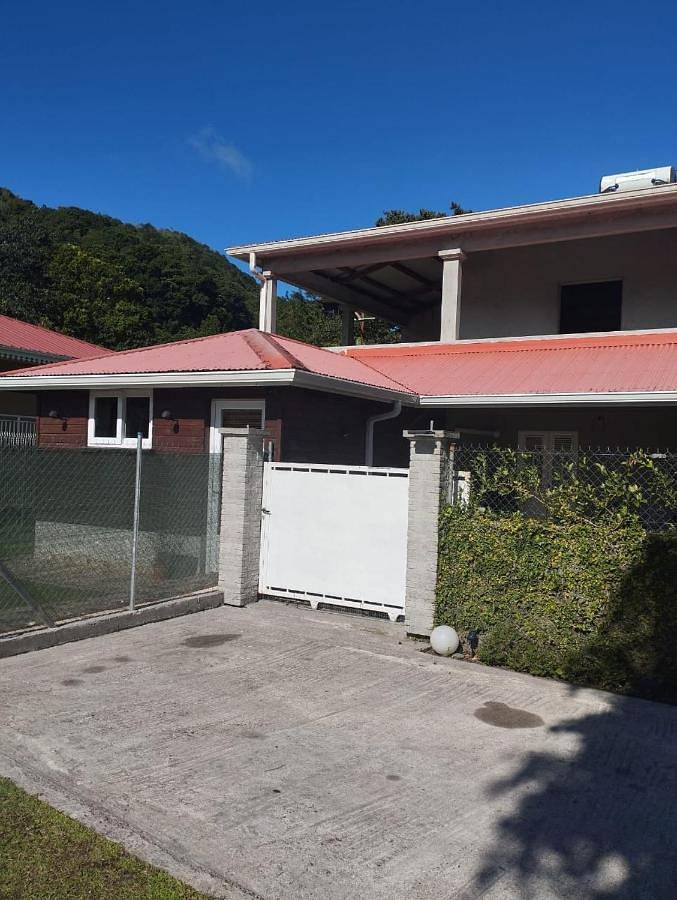 Gîte pour 4 personnes, avec terrasse ainsi que jacuzzi et jardin à Le Morne-Rouge