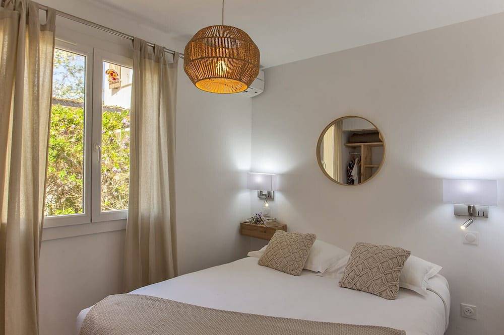 Villa \"Acacia\" très chaleureuse avec beau jardin - 4 à 6 personnes in Calvi, Région de Calvi