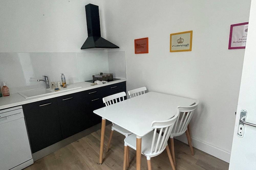 Entire apartment, T2 Rénové Hyper Centre, à 50 m de la Cathédrale in Rodez, Massif Central