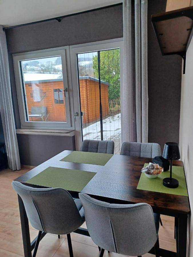 Ganze Wohnung, Ferienwohnung Im Wiesenrain in Reuschenbach, Hausen (Wied)