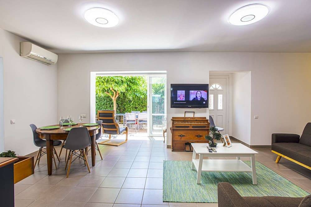 Luxury Provence Villa with Private Pool, Jacuzzi & Beautiful Gardens - La Valette in La Valette-du-Var, Mediterranean Coast (France)