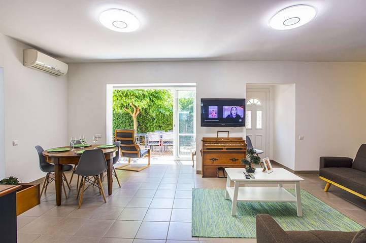 Villa pour 9 personnes, avec jardin et piscine ainsi que balcon et jacuzzi, animaux acceptés - 1