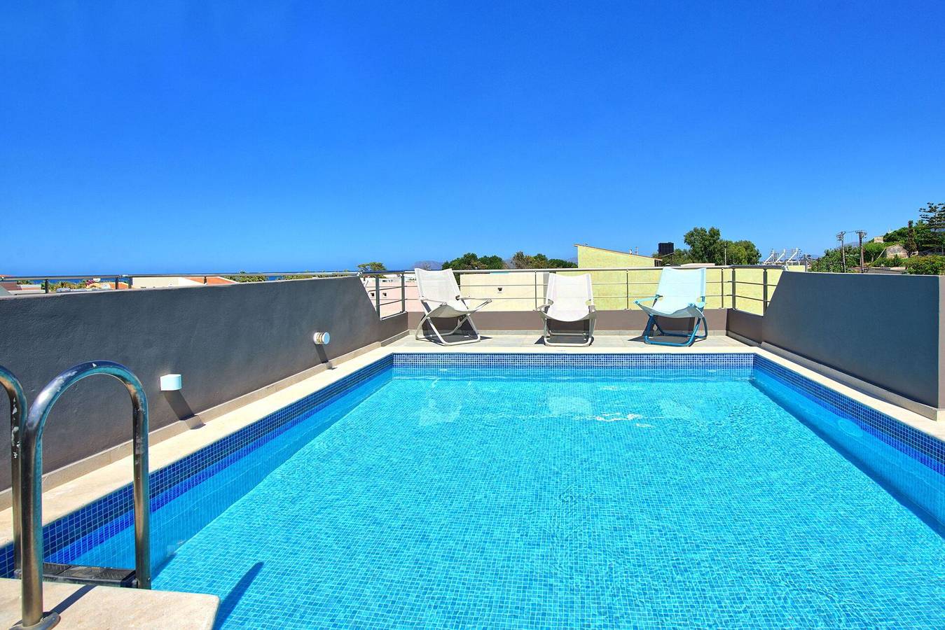 Villa für 8 Personen mit Balkon in Agia Marina, Chania und Umgebung