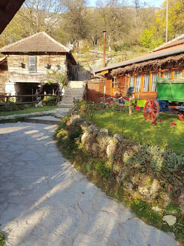 Gîte pour 2 personnes, avec jardin et terrasse à Despotovac