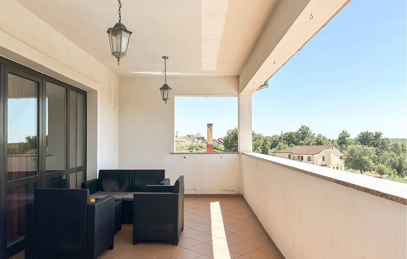 Gemütliche 2-Zimmer-Wohnung mit Terrasse in der Nähe des Stadtzentrums von Anzici in Anzici, Zentralistrien