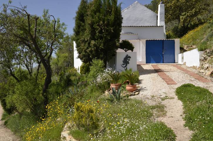 Landhaus 'Casa Gecko, Granada Province' mit Bergblick, privater Terrasse und WLAN in Algarinejo, Granada Provinz