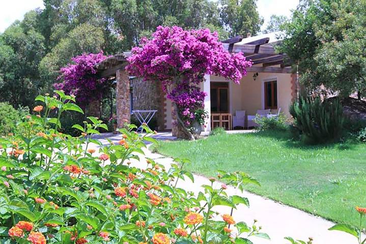 Rustico per 5 persone, con Terrazza e Giardino nonché Panorama in Cagliari e Dintorni