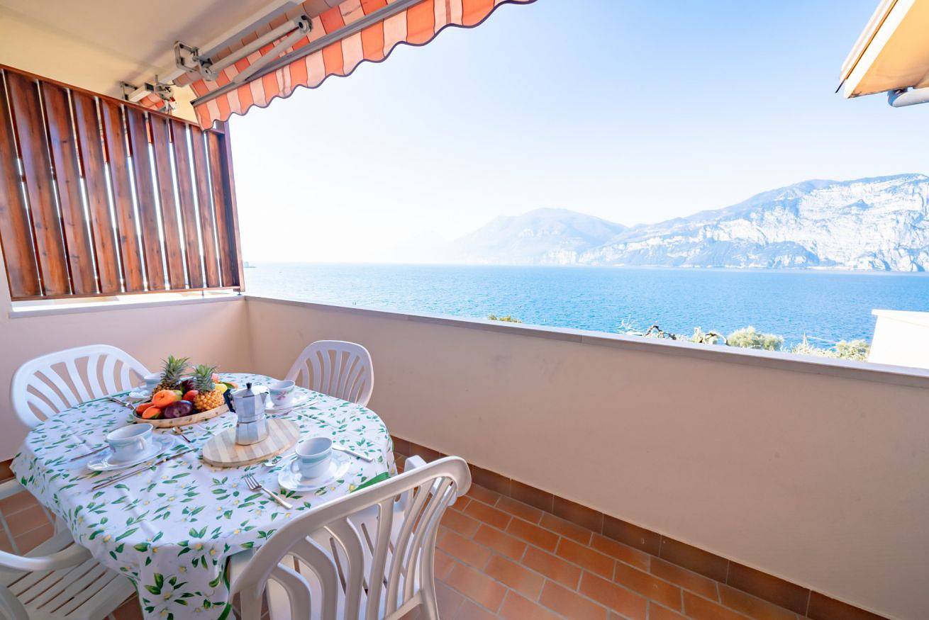 Ganze Wohnung, Ferienwohnung für 5 Personen mit Seeblick in Brenzone, Gardasee-Berge