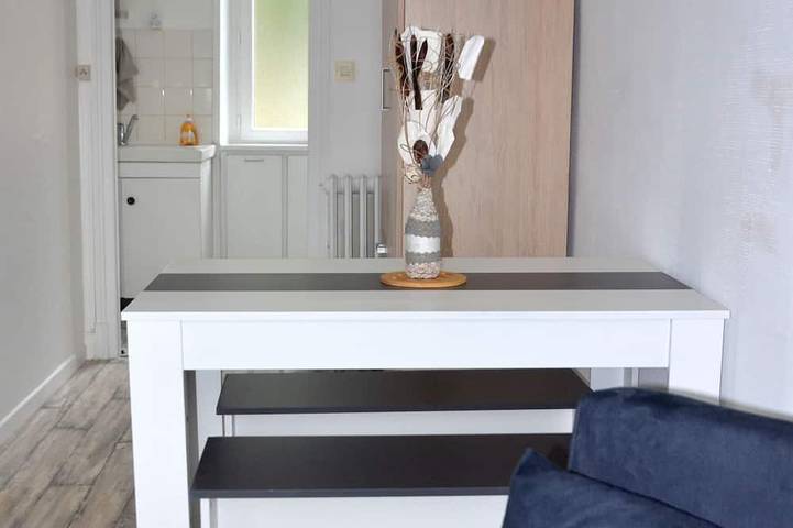 Ganze Wohnung, Studio "Am Wasser" für 3 Personen, am Rande eines authentischen Dorfes in Chambon-sur-Voueize, Aubusson und Umgebung