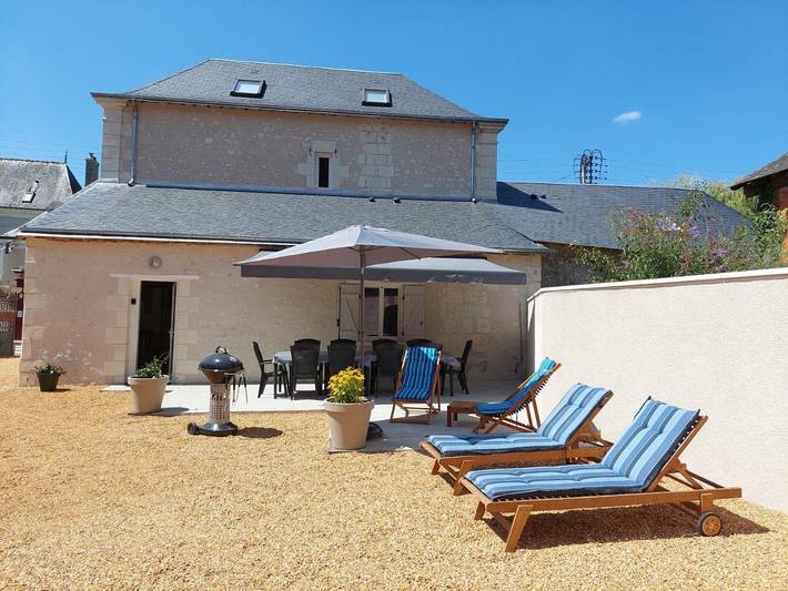 Location de vacances pour 10 personnes, avec jardin à Gizeux