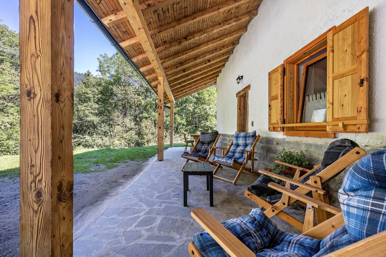 Chalet 'Baita Cisina' con vista sulle montagne, terrazza privata e Wi-Fi in Villa Rendena, Porte di Rendena