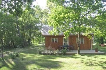 Gîte pour 4 personnes, avec jardin et vue à Luglon
