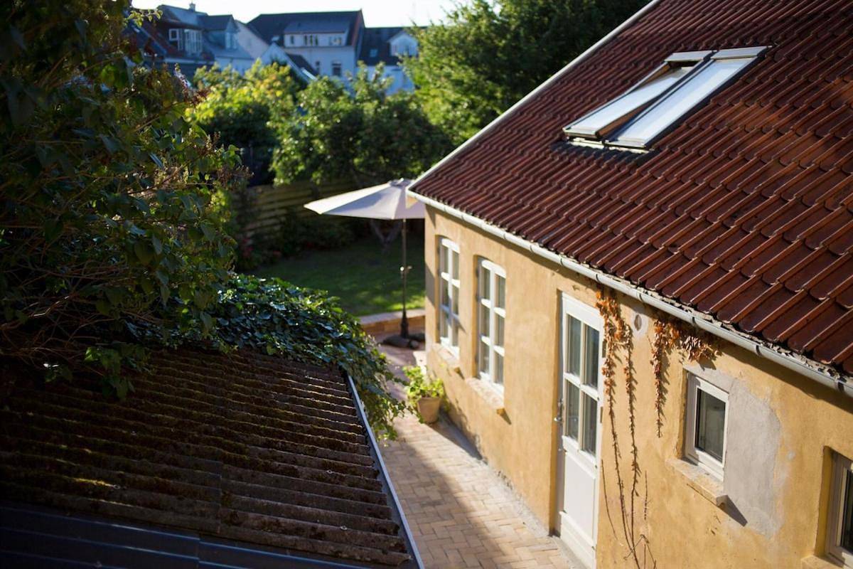 Appartement entier, Townhouse with private garden in the centre in Odense, Région d'Odense