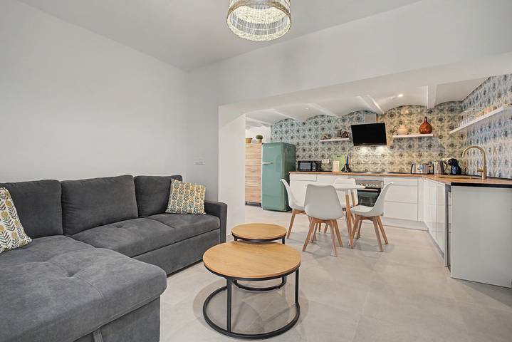 Holiday Home 'Limon' with Private Terrace, Wi-Fi and Air Conditioning in Cómpeta, Málaga Provinsen