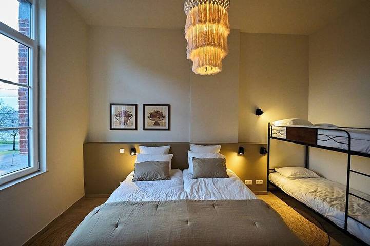 La Cure de Rièzes, Chimay, newly renovated cottage for 12 with sauna in Chimay, Hennegau