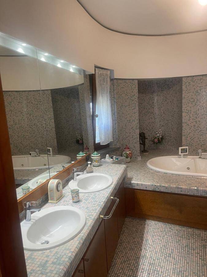 Location de vacances pour 9 personnes, avec vue ainsi que piscine et jardin à Castellammare di Stabia - 4