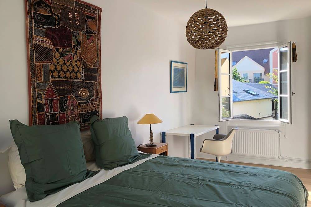 Apartamento entero, Beautiful apartment in a townhouse with a garden, fully renovated in 2021. in Sainte-Famille-en-Auge, Region de Lisieux