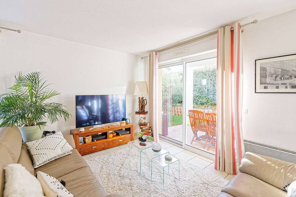 Entire apartment, Spacious apartment with jacuzzi and large terrace in Bayonne in Bayonne, Bayonne region
