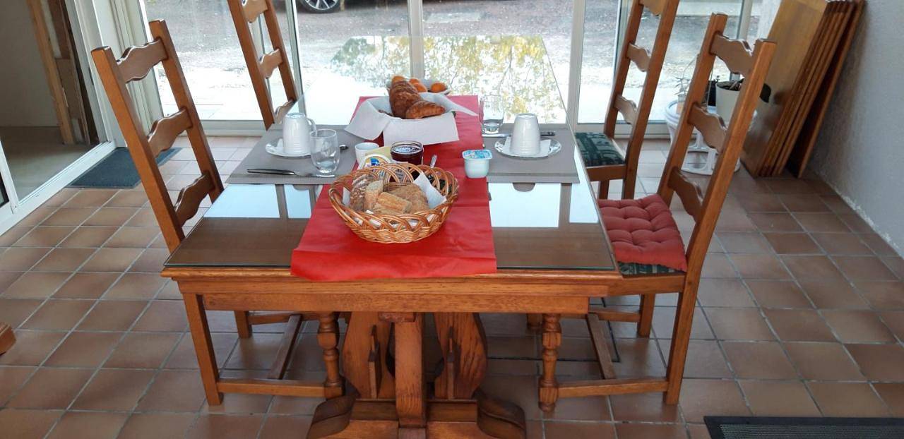 Double Room in Saint-Porchaire, Région de Saintes