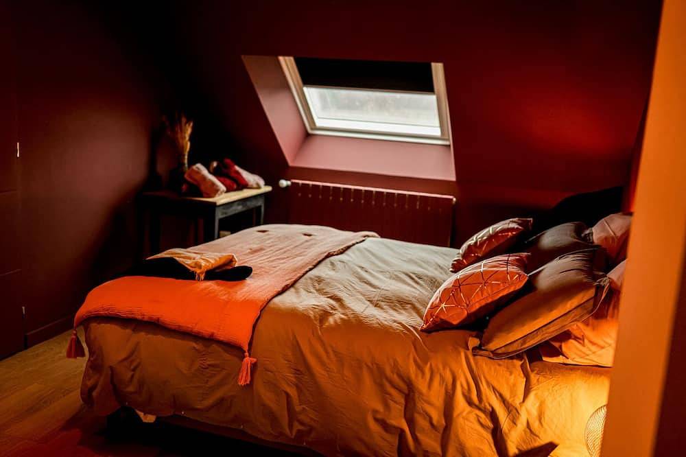 2 Bedroom Bed & breakfast in Nolay in Nièvre