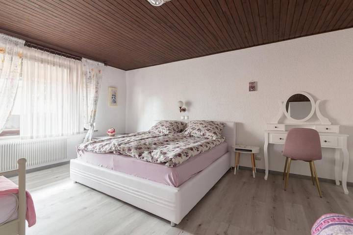 Ferienwohnung für 7 Personen, mit Garten und Ausblick