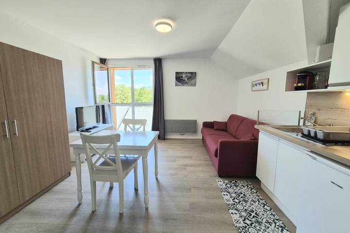 Gîte pour 2 personnes, avec piscine à Les Déserts - 2