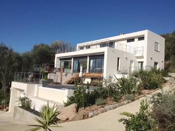 Cottage pour 3 personnes, avec jardin ainsi que piscine et vue dans Plage de Tiuccia