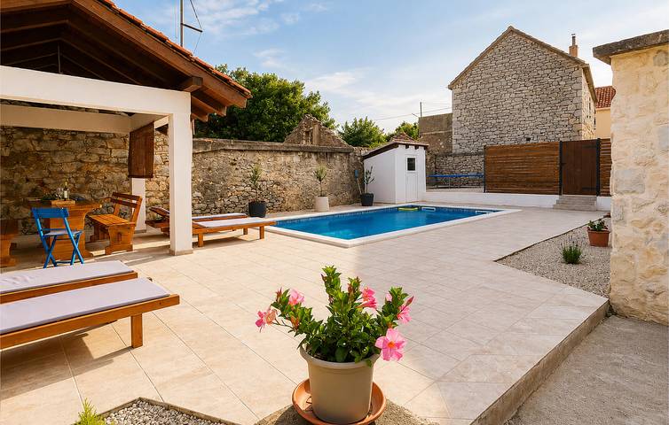 Ferienhaus für 5 Personen, mit Pool und Terrasse - 1