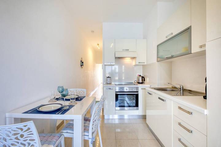 Apartamento entero, Apartamento de vacaciones para 2 personas con balcón in Marsalforn, Zebbug