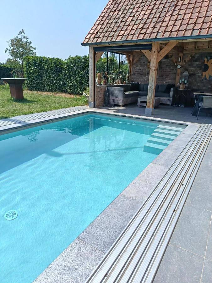 Location de vacances pour 8 personnes, avec Terrasse et Jardin ainsi que Piscine et Vue à Wervik