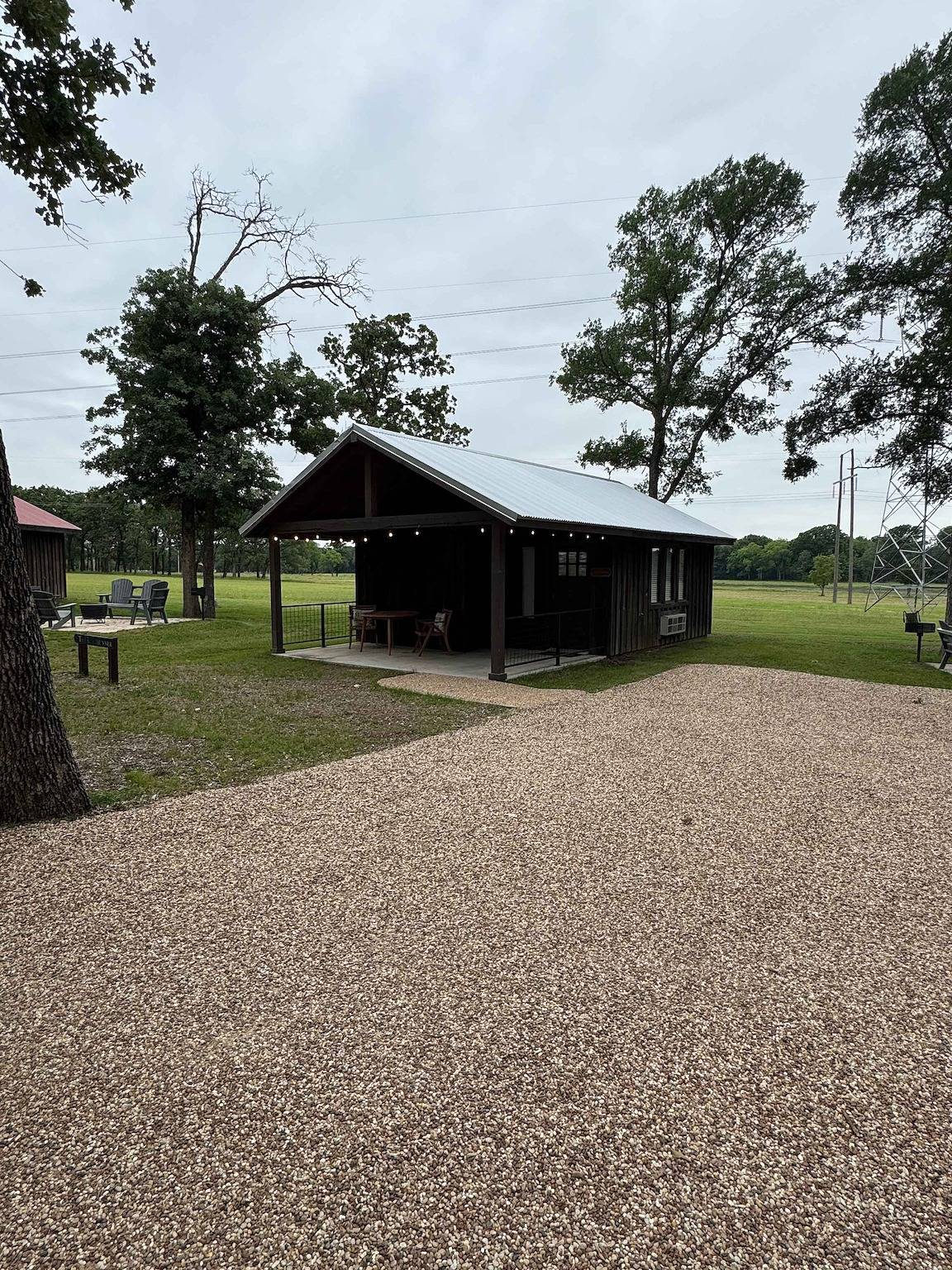 The Roadrunner Cabin 15Min to Magnolia & Baylor in Condado de McLennan