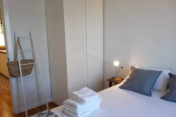 Appartamento intero, Appartamento con vista sulla cattedrale, terrazza, wifi, parcheggio incluso in Playa de la Concha, San Sebastian