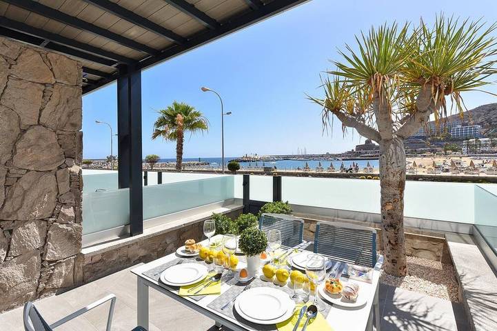 Apartment for 4 people, with terrace in Puerto Rico Marina