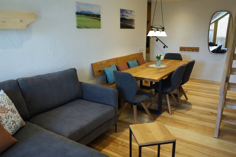 Ganze Wohnung, Ferienwohnung Kleeblatt, 2-6 Personen, 3 Schlafzimmer, 63m² in Chieming, Chiemsee